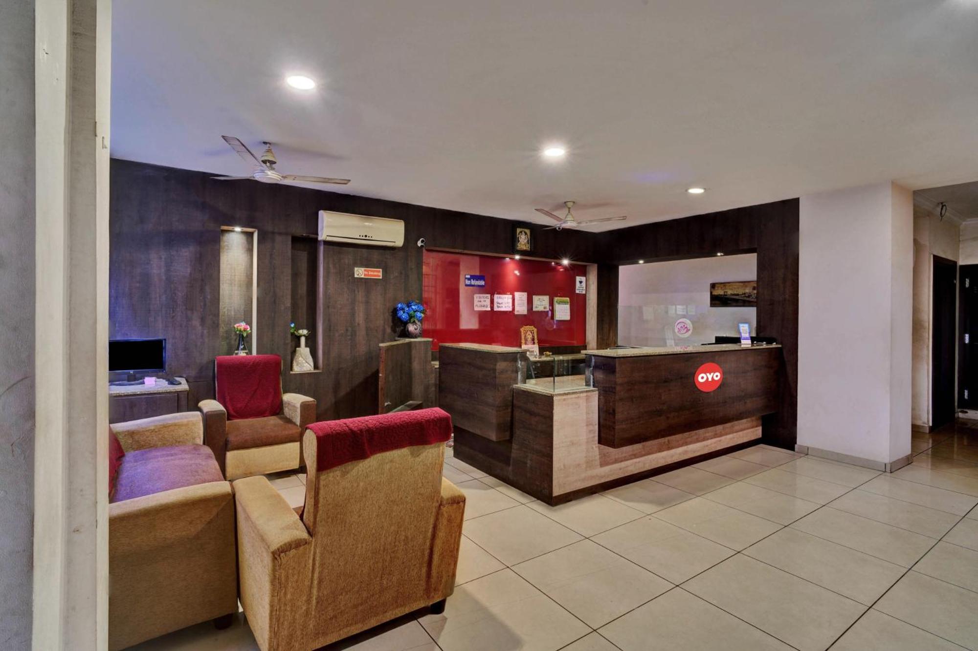 Hotel O Jk Inn 蒂鲁布尔 外观 照片