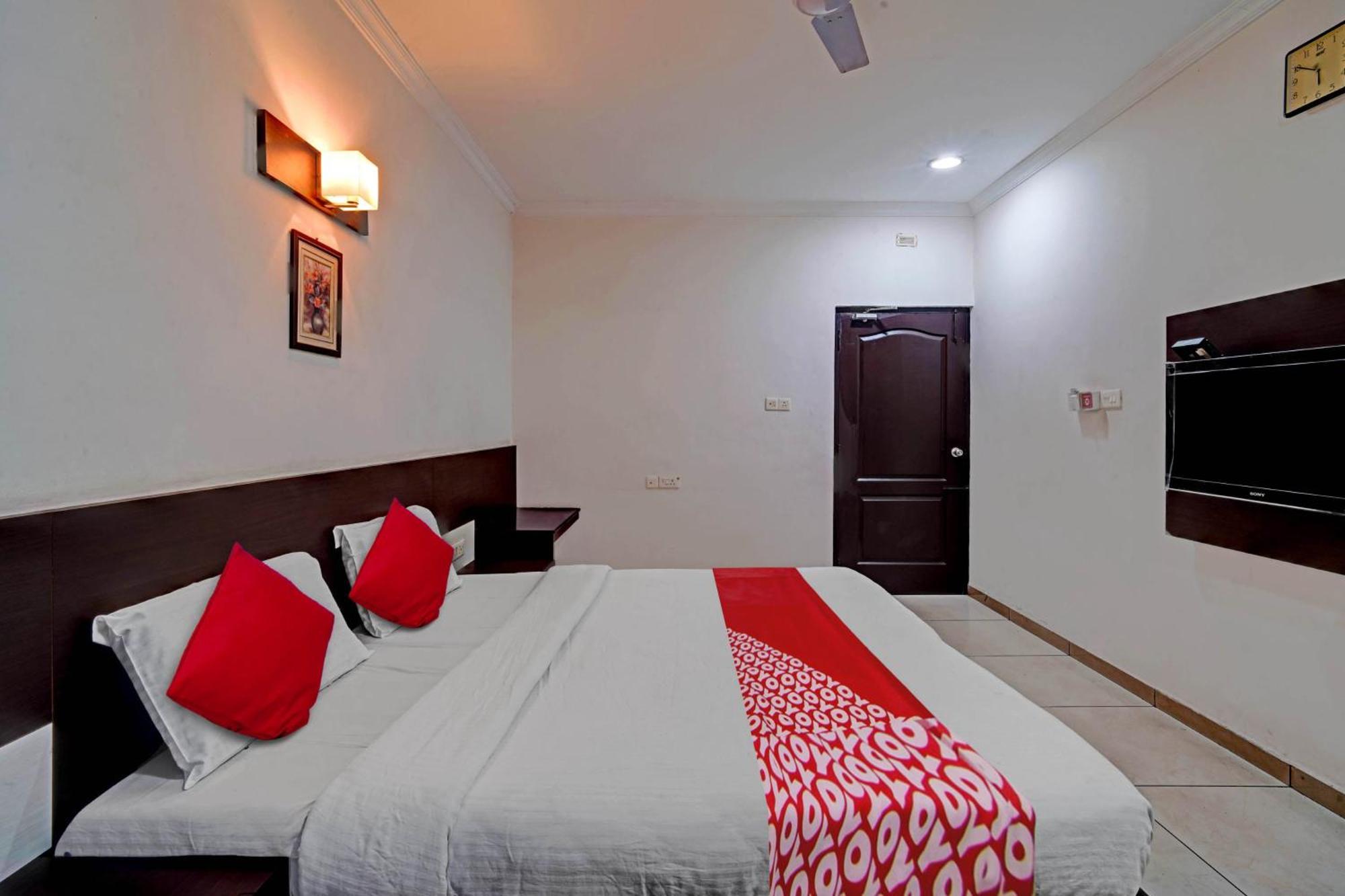 Hotel O Jk Inn 蒂鲁布尔 外观 照片