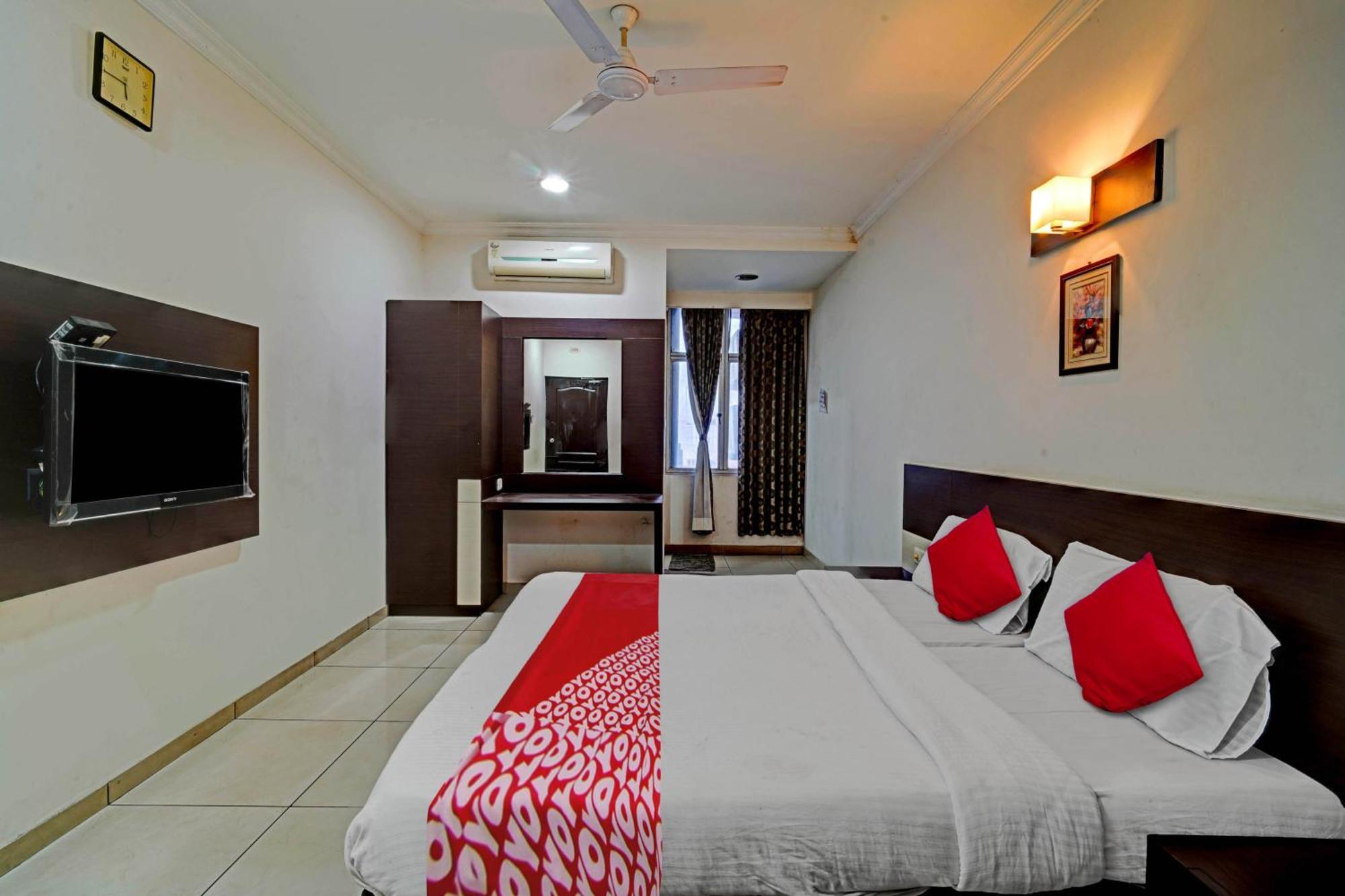 Hotel O Jk Inn 蒂鲁布尔 外观 照片