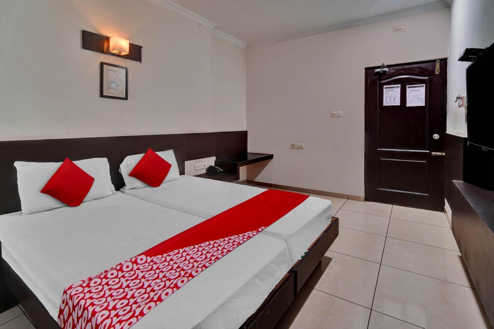 Hotel O Jk Inn 蒂鲁布尔 外观 照片