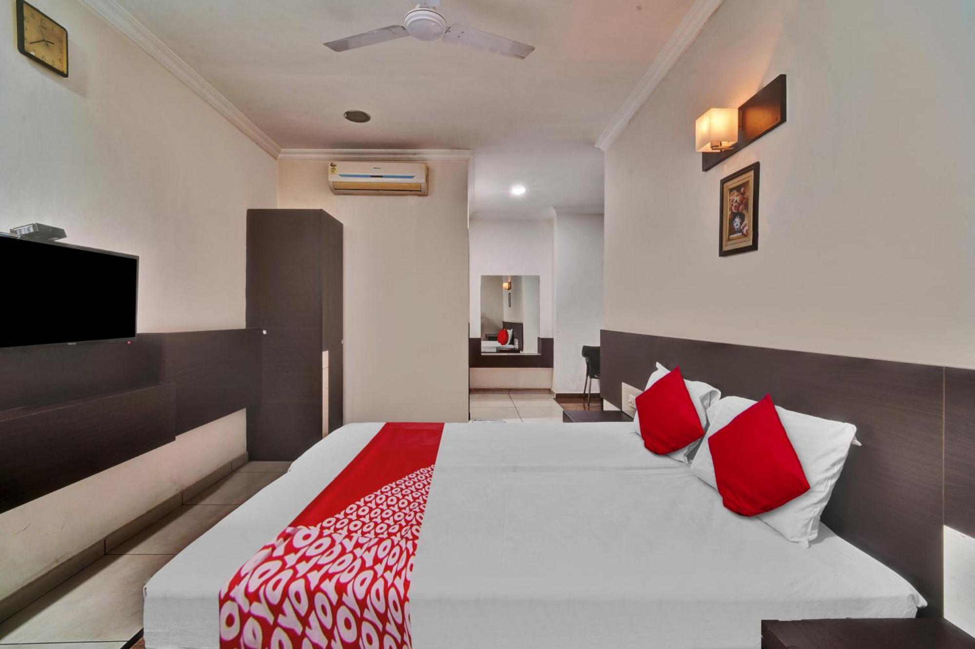 Hotel O Jk Inn 蒂鲁布尔 外观 照片
