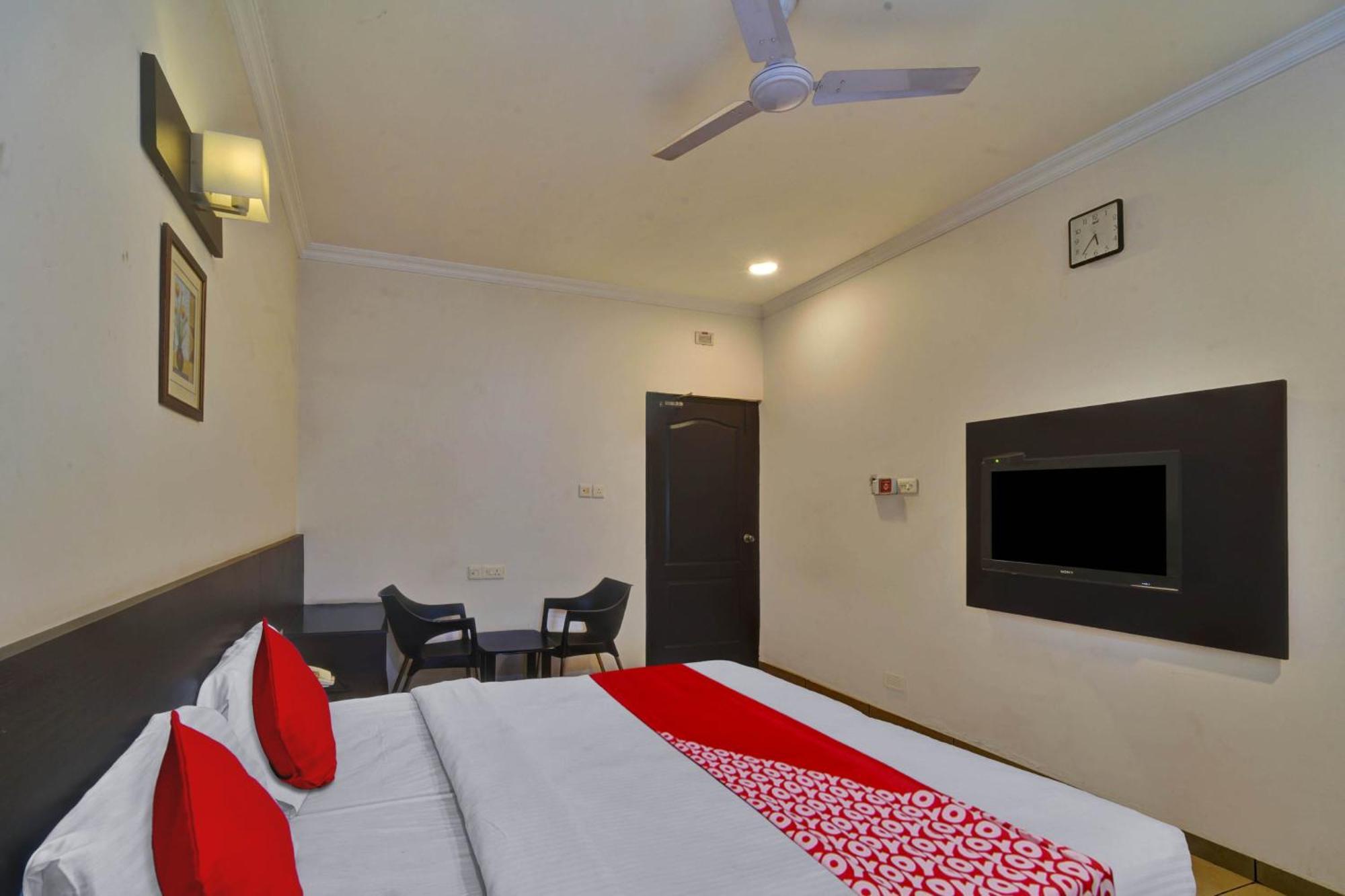 Hotel O Jk Inn 蒂鲁布尔 外观 照片