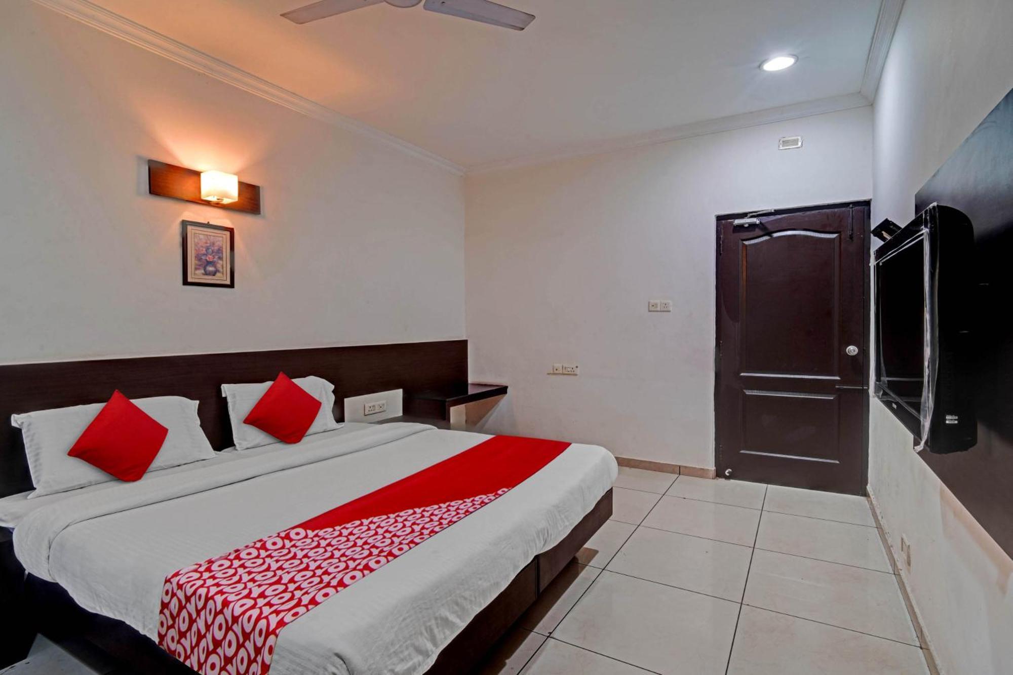 Hotel O Jk Inn 蒂鲁布尔 外观 照片