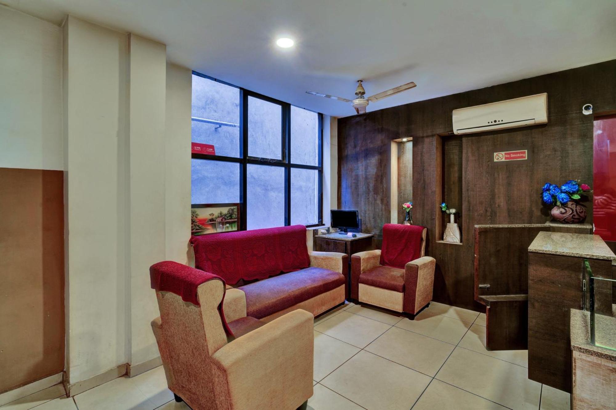 Hotel O Jk Inn 蒂鲁布尔 外观 照片